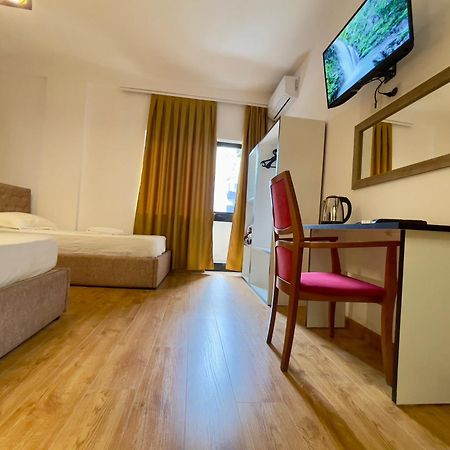 Hotel Globo Durrës Extérieur photo