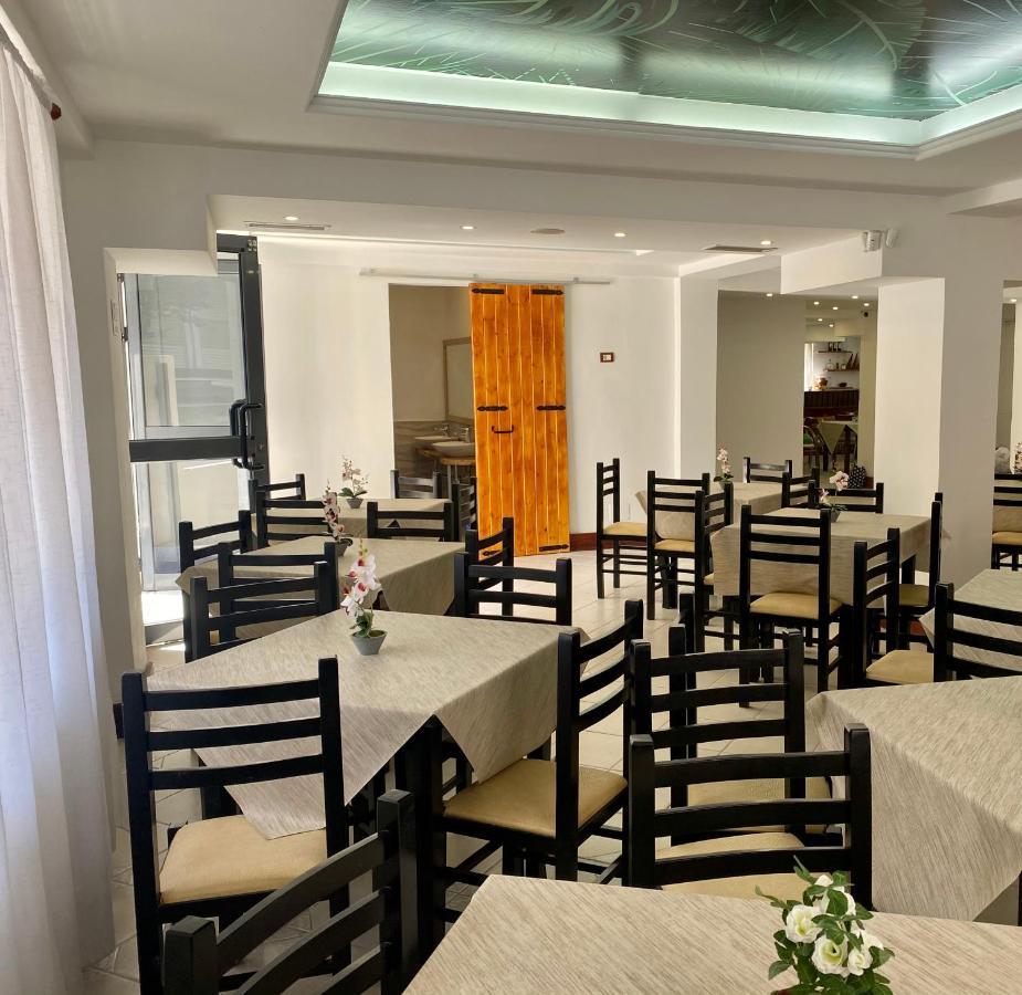 Hotel Globo Durrës Extérieur photo