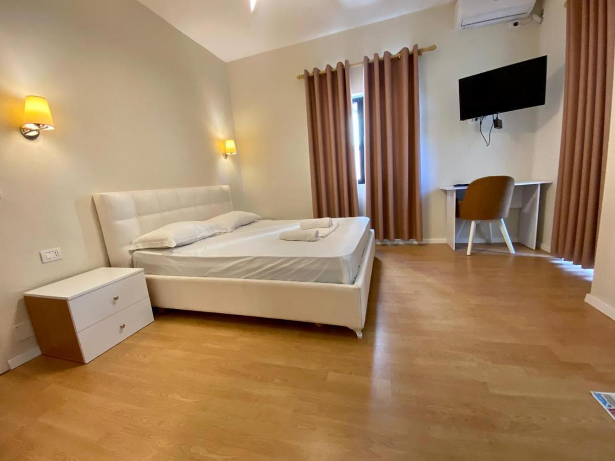 Hotel Globo Durrës Extérieur photo