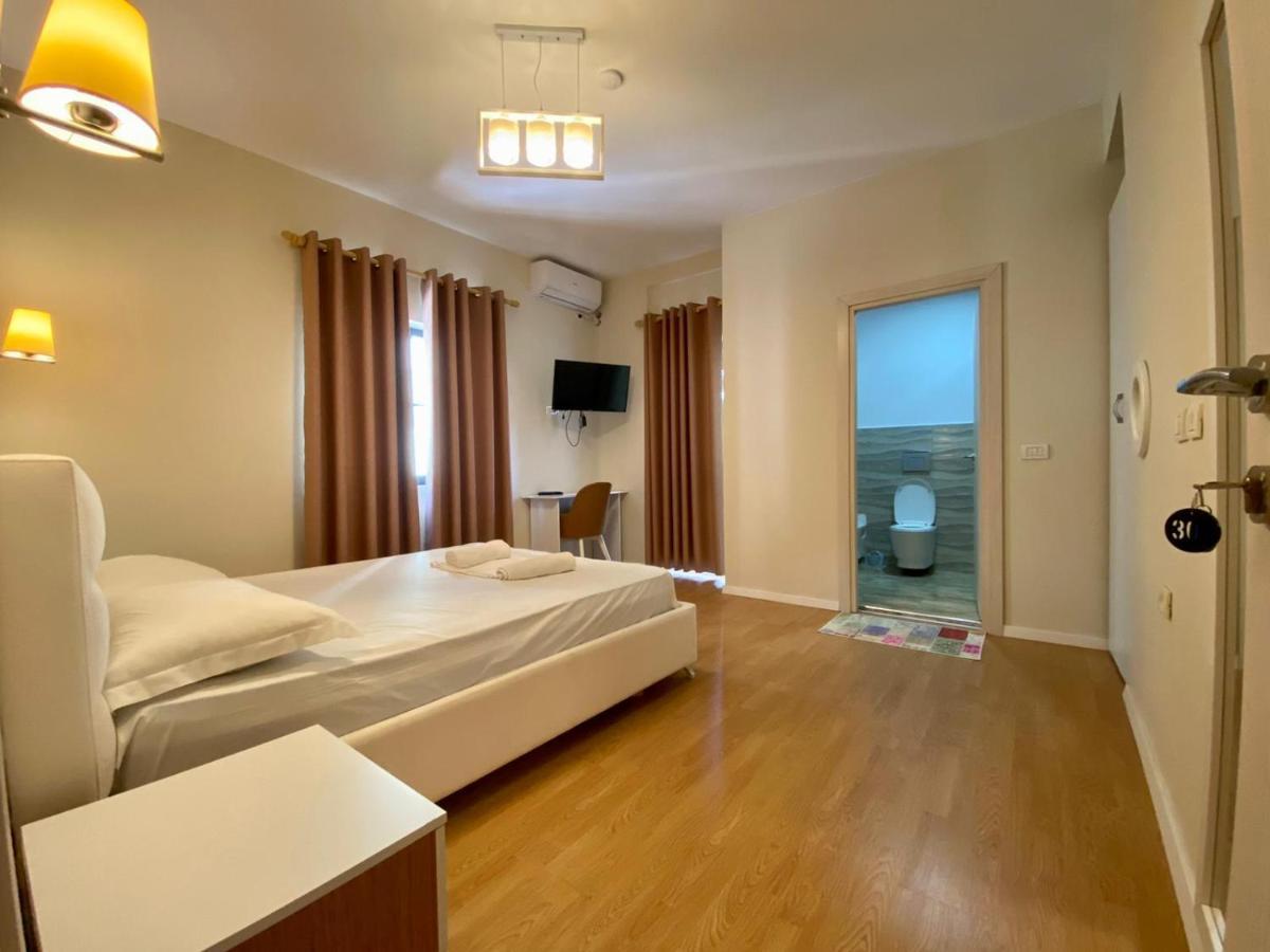 Hotel Globo Durrës Extérieur photo