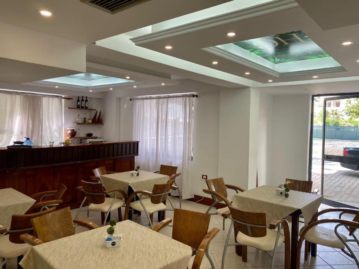 Hotel Globo Durrës Extérieur photo