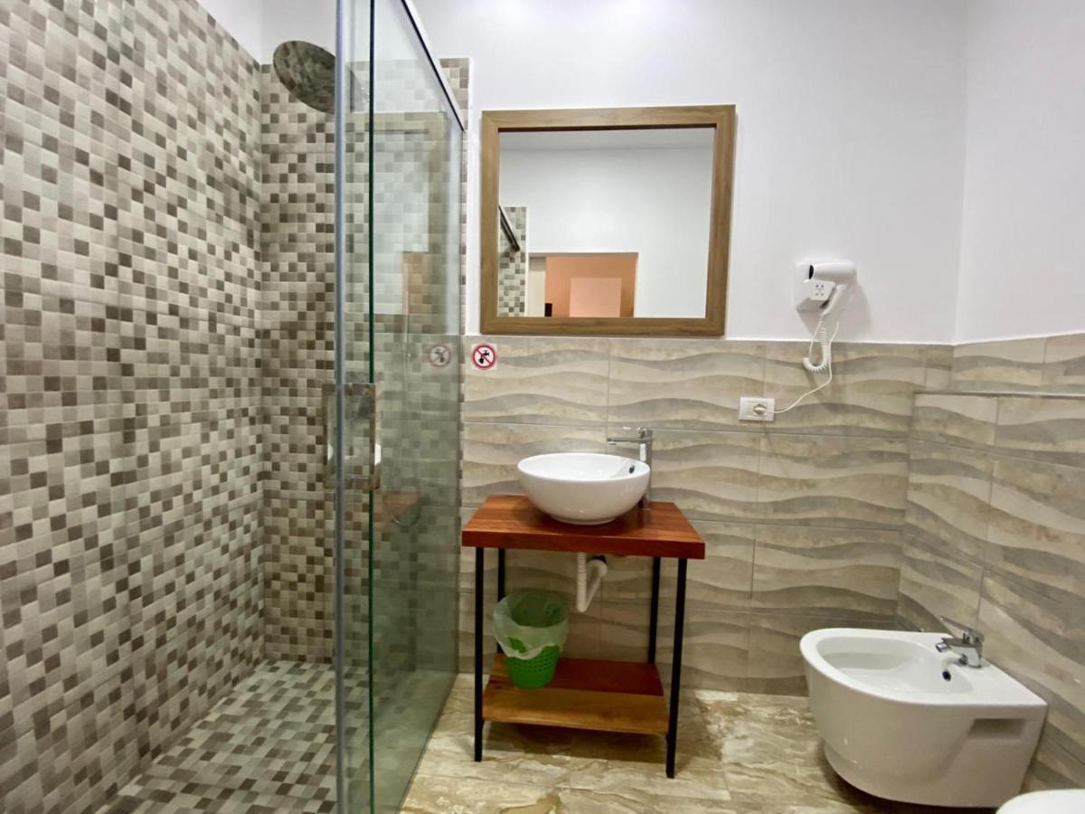 Hotel Globo Durrës Extérieur photo