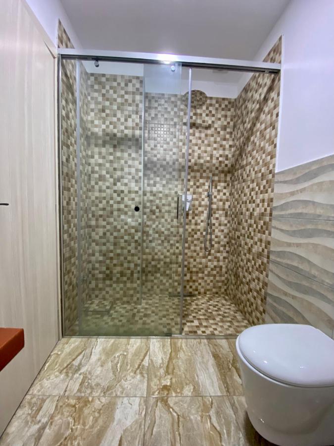 Hotel Globo Durrës Extérieur photo