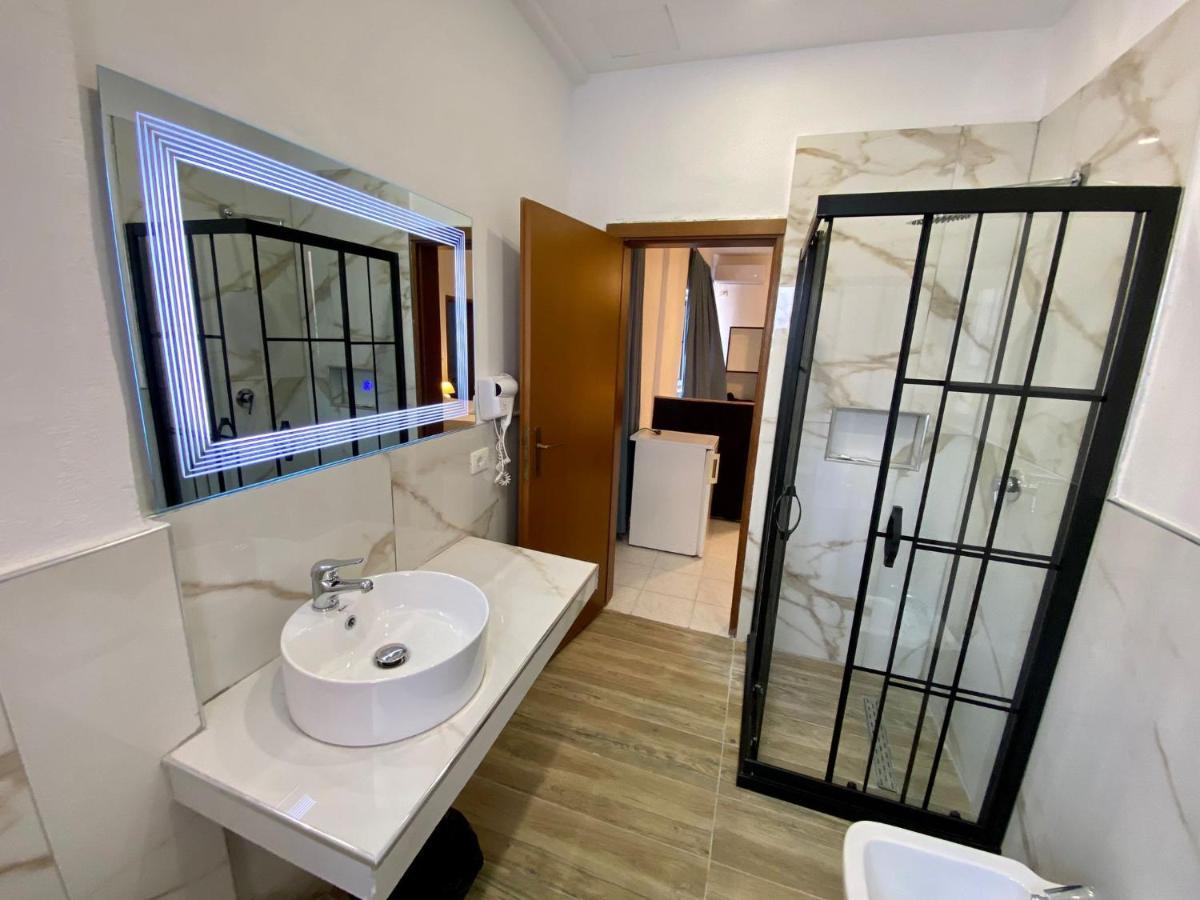 Hotel Globo Durrës Extérieur photo