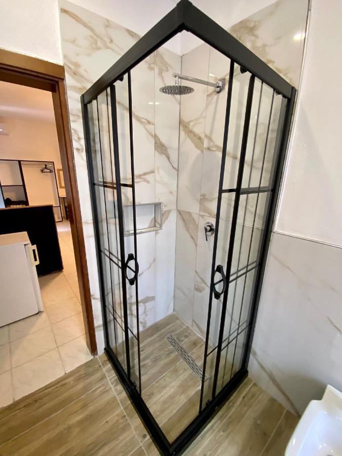 Hotel Globo Durrës Extérieur photo