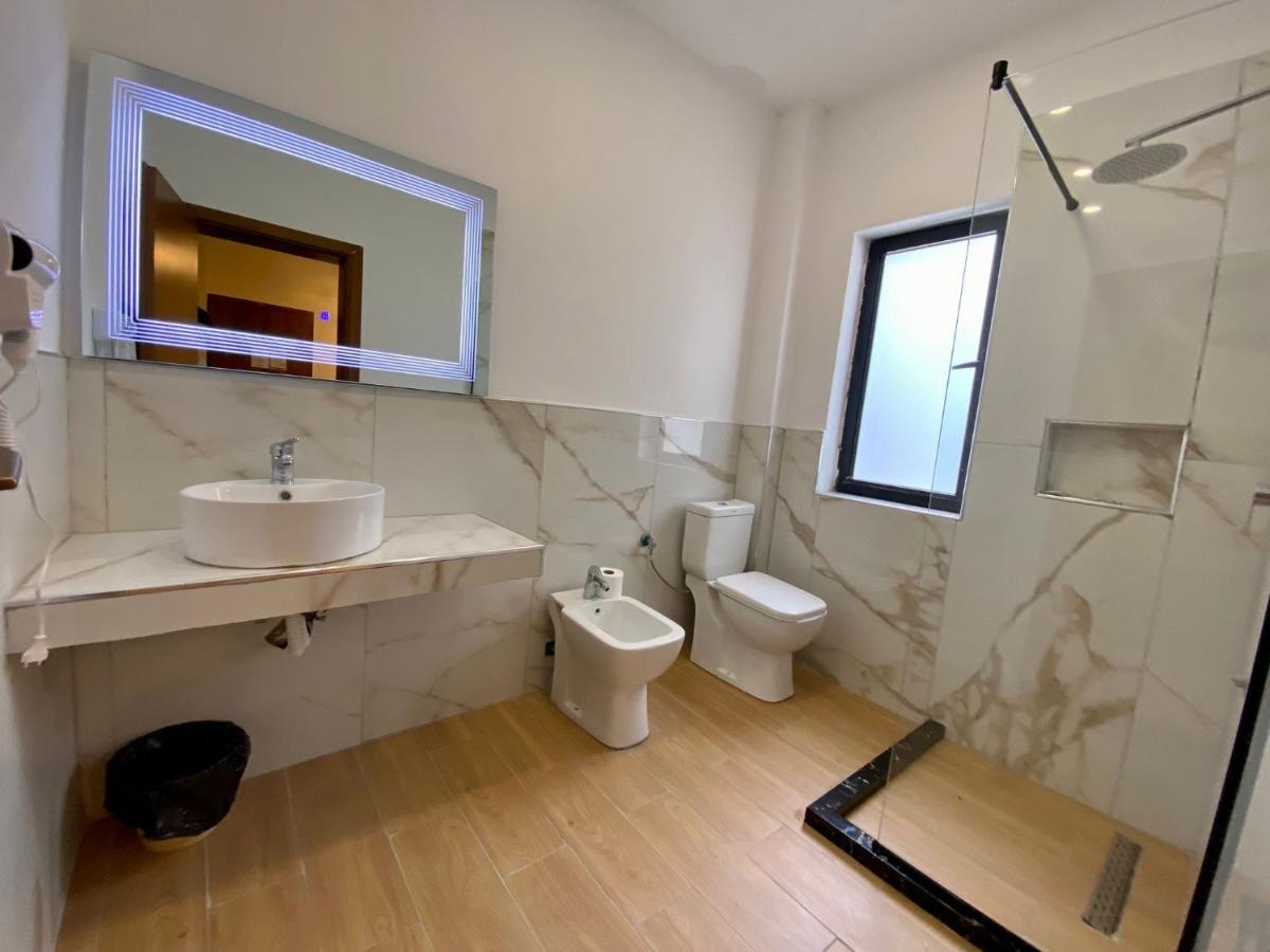 Hotel Globo Durrës Extérieur photo