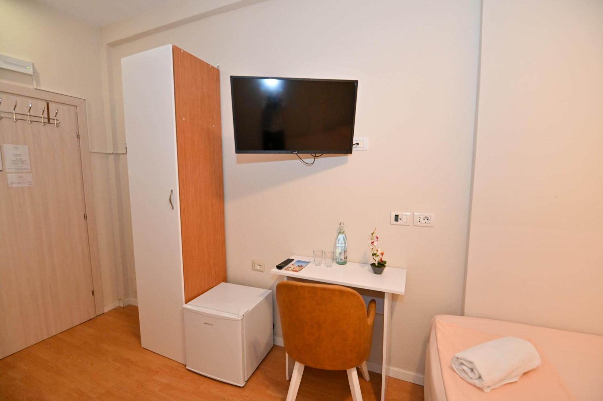 Hotel Globo Durrës Extérieur photo
