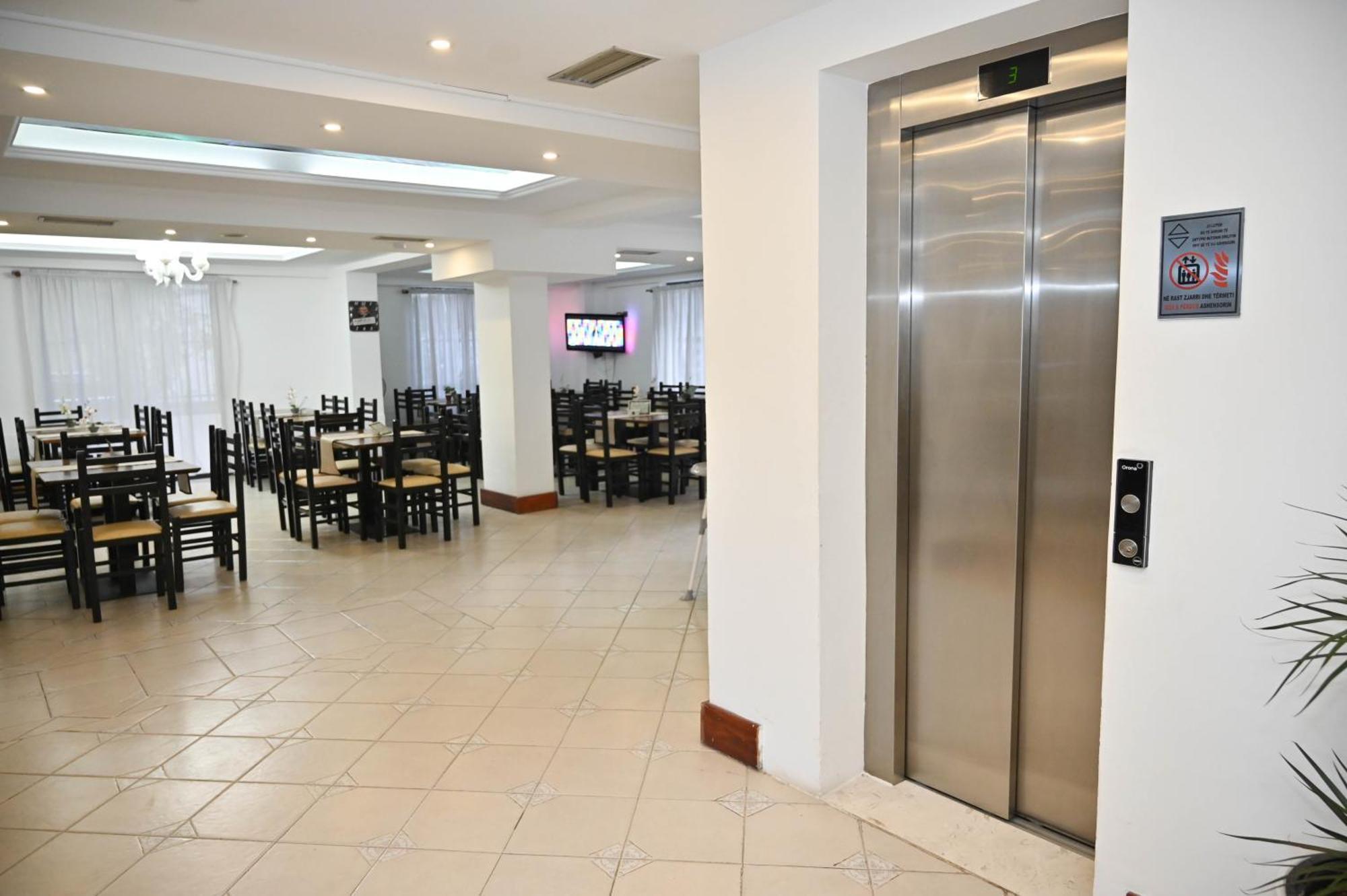 Hotel Globo Durrës Extérieur photo