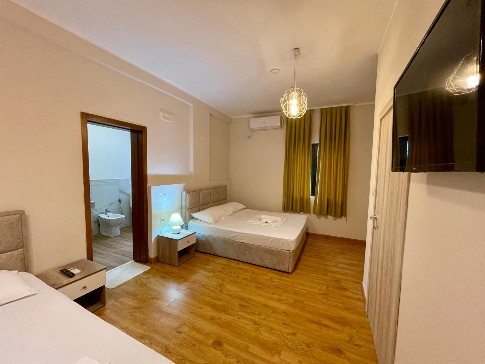 Hotel Globo Durrës Extérieur photo