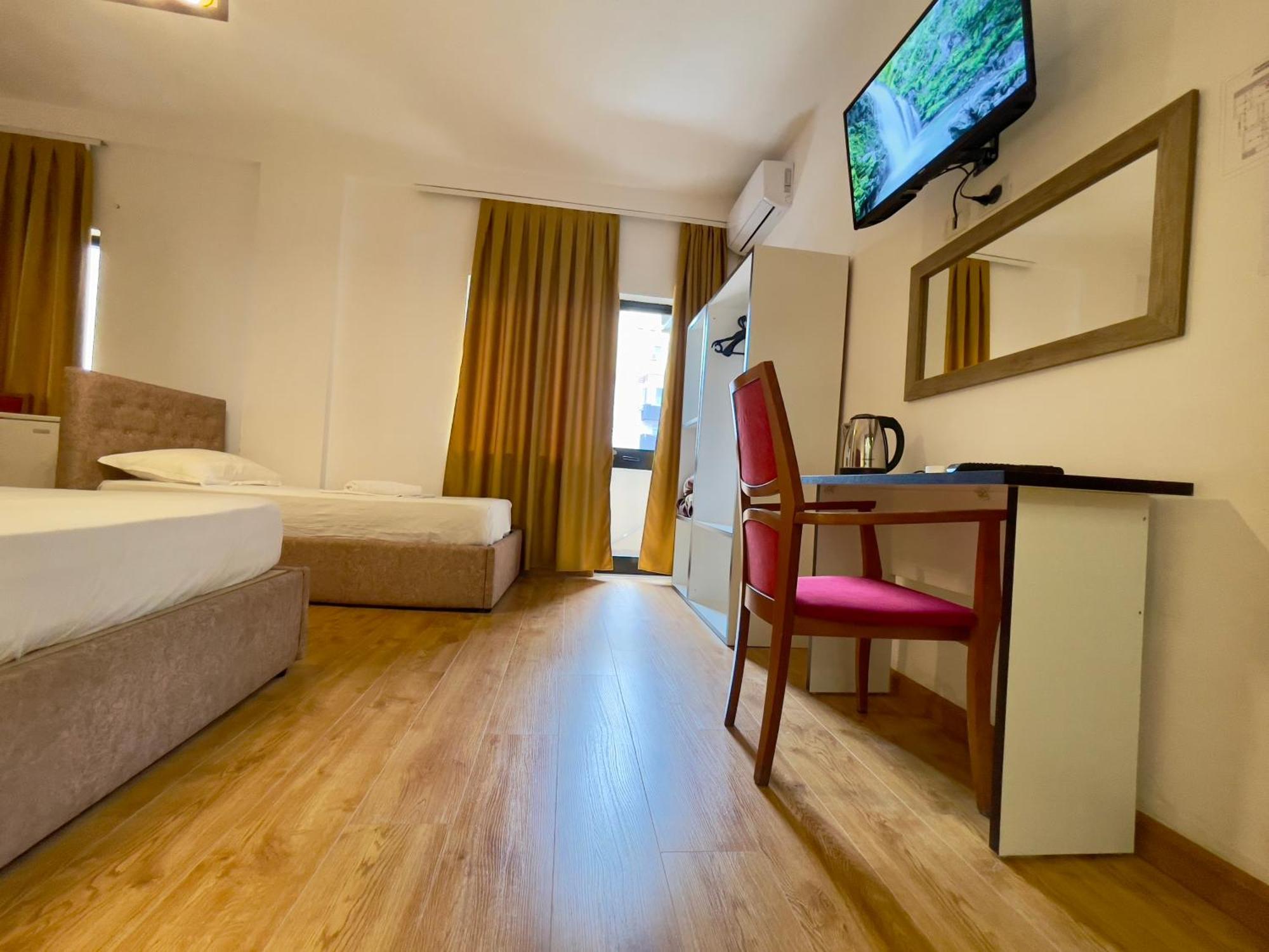 Hotel Globo Durrës Extérieur photo
