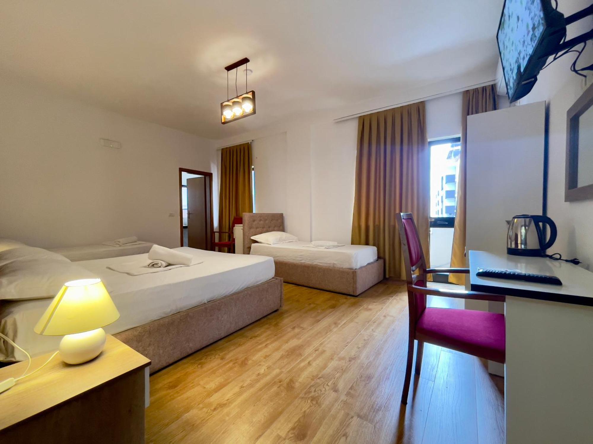 Hotel Globo Durrës Extérieur photo